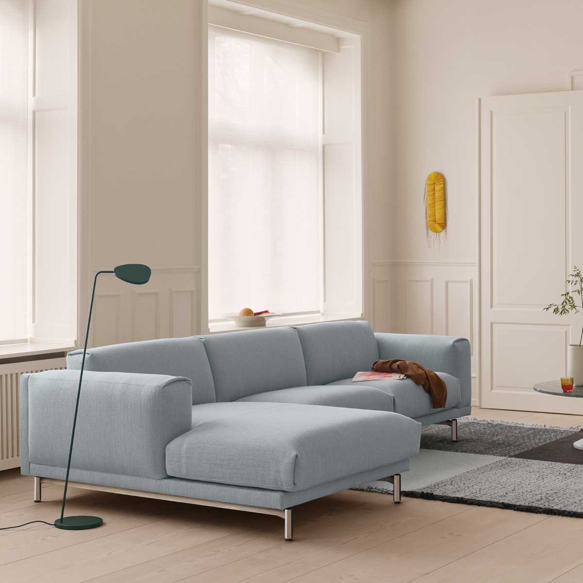 Pur_Norsk Rest - Sofa med sjeselong - 312,5 cm – Miljøbilde 1. Vist i en eksempelutførelse.