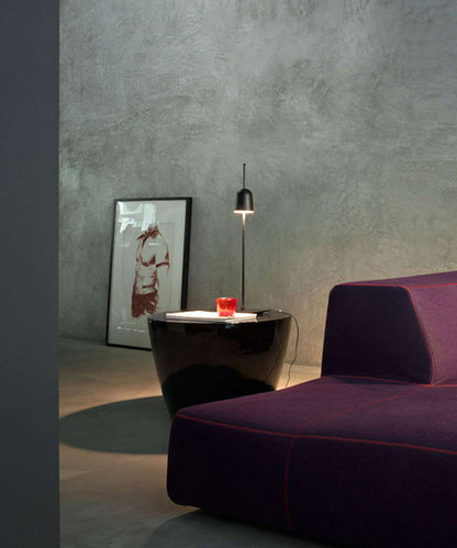 Ascent - Bordlampe med fot - Sort