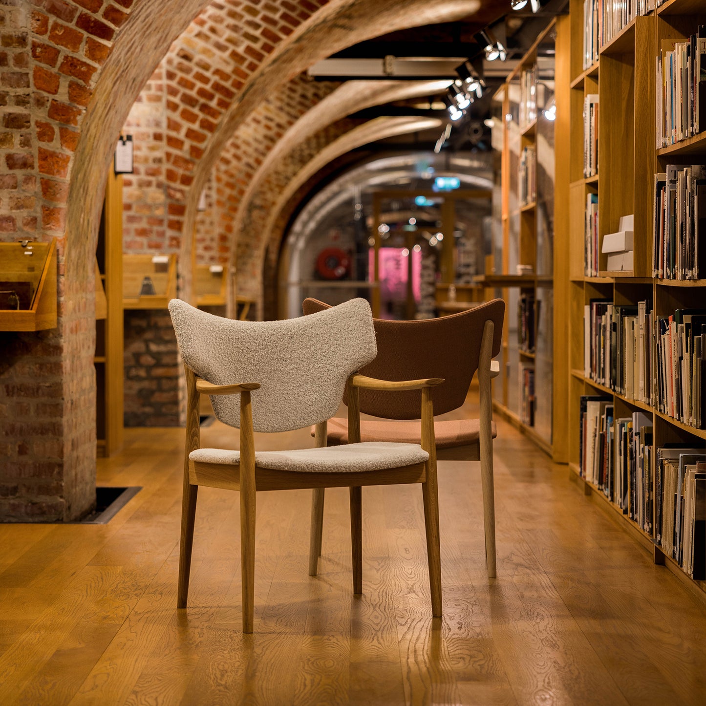 Veng - Spisestol m/armlene - Tekstil