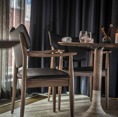 Veng - Spisestol m/armlene - Skinn